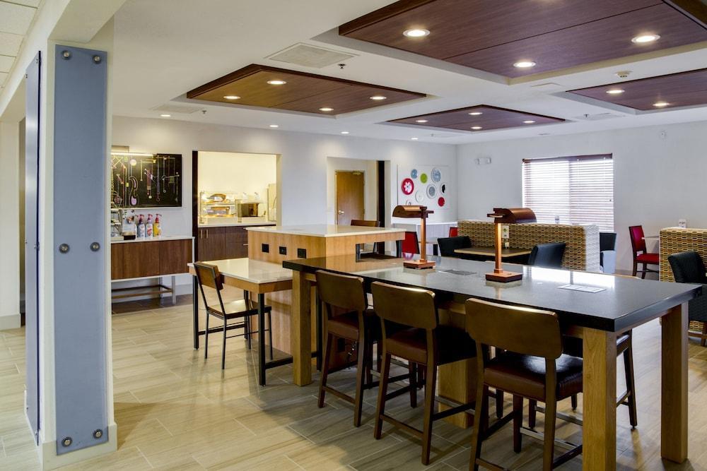 Holiday Inn Express & Suites Jacksonville By Ihg South Jacksonville Zewnętrze zdjęcie